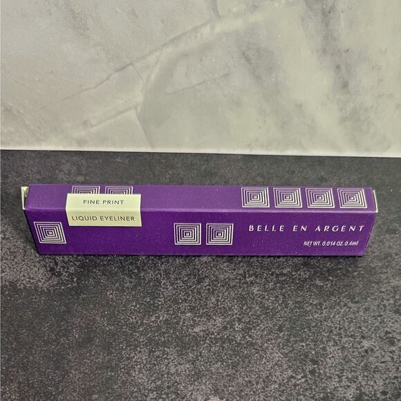 Belle en Argent New Fine Print Liquid Eyeliner in black - Picture 8 of 9